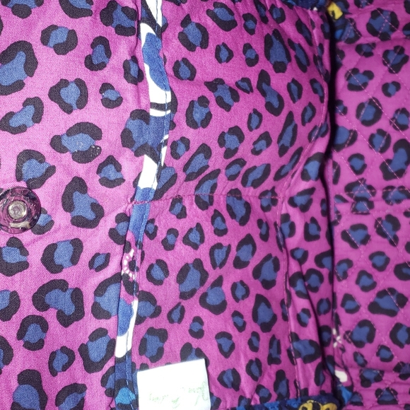 Hawiian floral handbag quilted cotton,bold pink cheetah print inside. - Picture 8 of 12